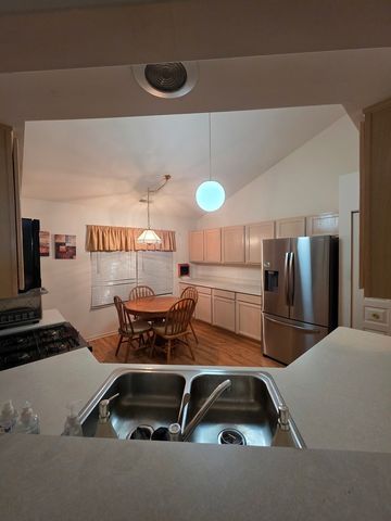 37 Arboretum Drive 1, Lombard, IL 60148