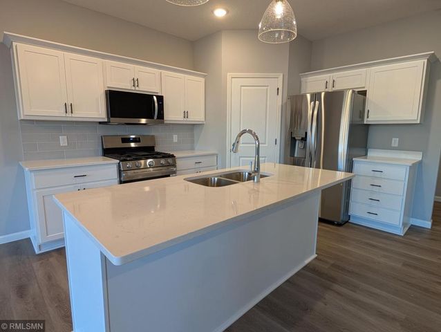 10563 Goodview Avenue S, Cottage Grove, MN 55016