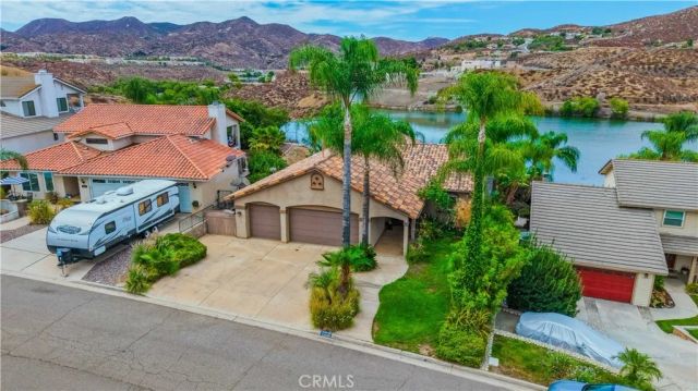 22049 Loch Lomond, Canyon Lake, CA 92587