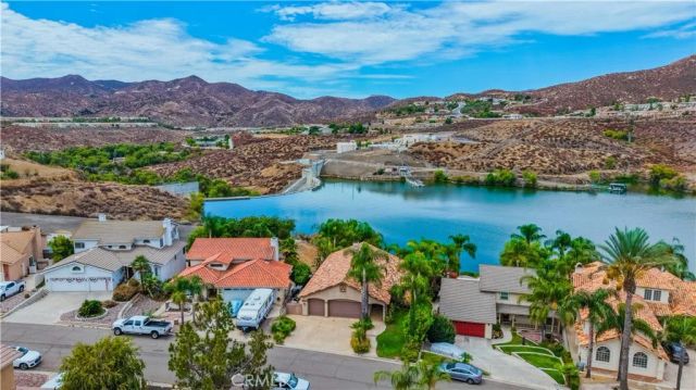 22049 Loch Lomond, Canyon Lake, CA 92587