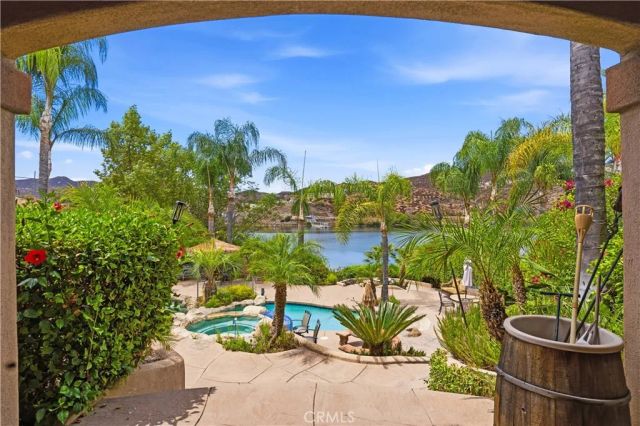 22049 Loch Lomond, Canyon Lake, CA 92587