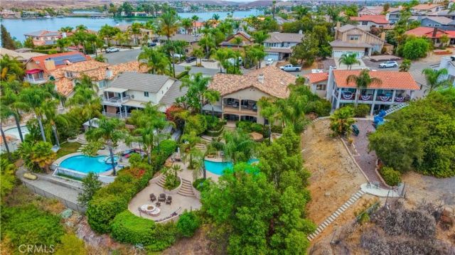 22049 Loch Lomond, Canyon Lake, CA 92587
