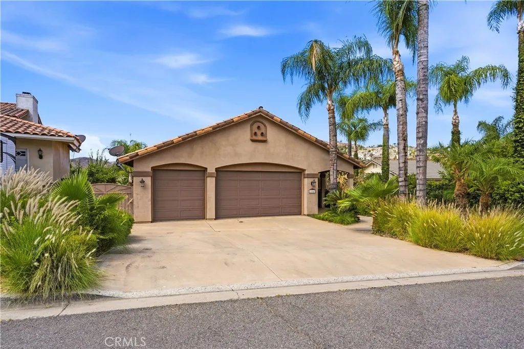 22049 Loch Lomond, Canyon Lake, CA 92587
