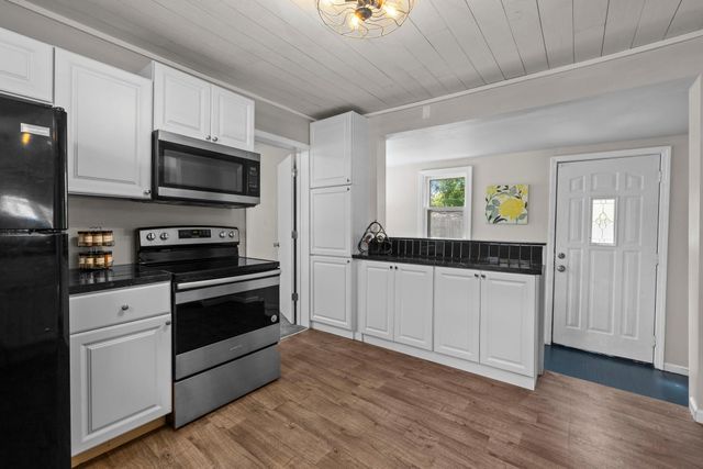 240 Sidney Street E, Saint Paul, MN 55107