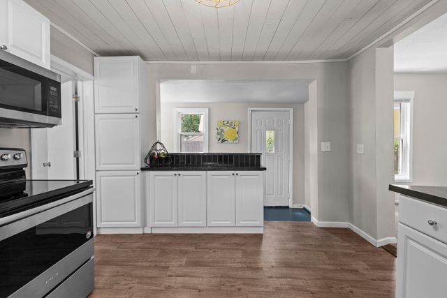 240 Sidney Street E, Saint Paul, MN 55107