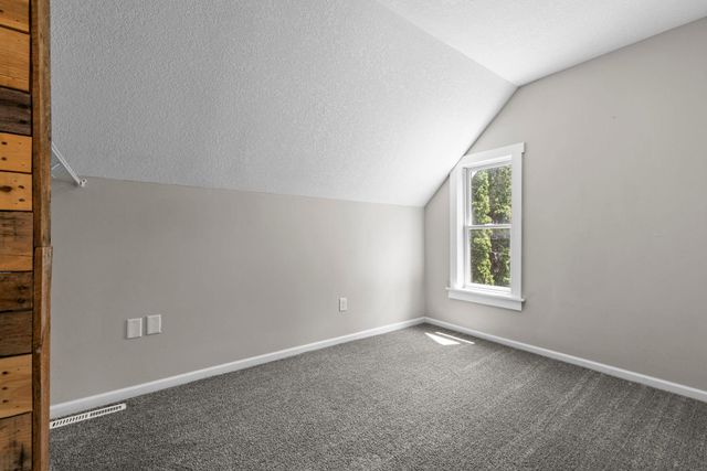 240 Sidney Street E, Saint Paul, MN 55107