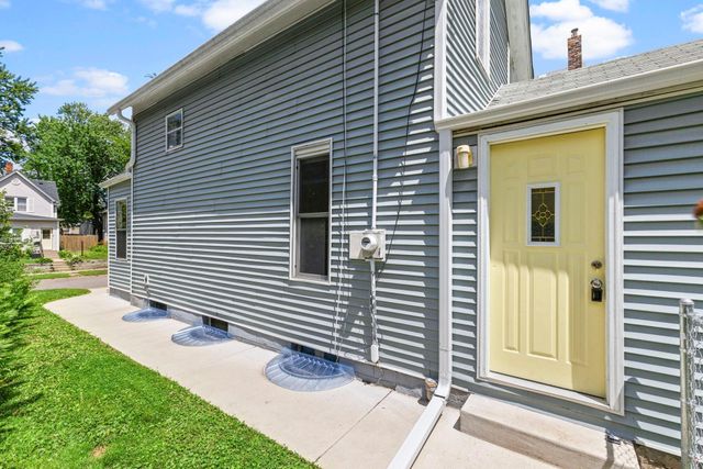 240 Sidney Street E, Saint Paul, MN 55107