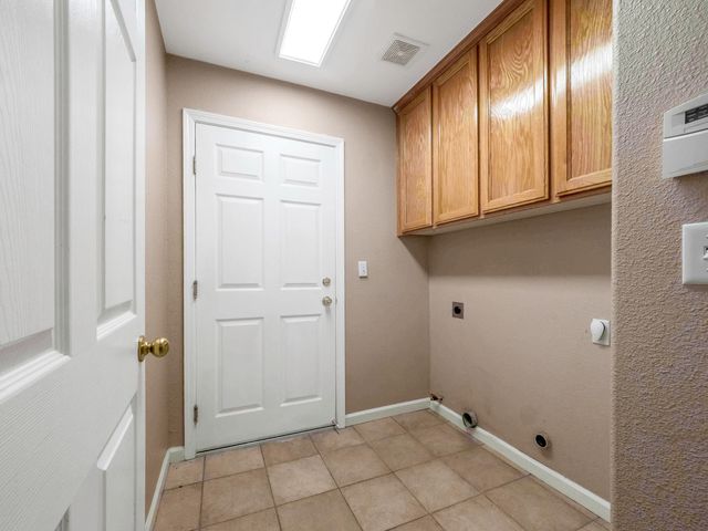 697 Leta Mae Court, Exeter, CA 93221