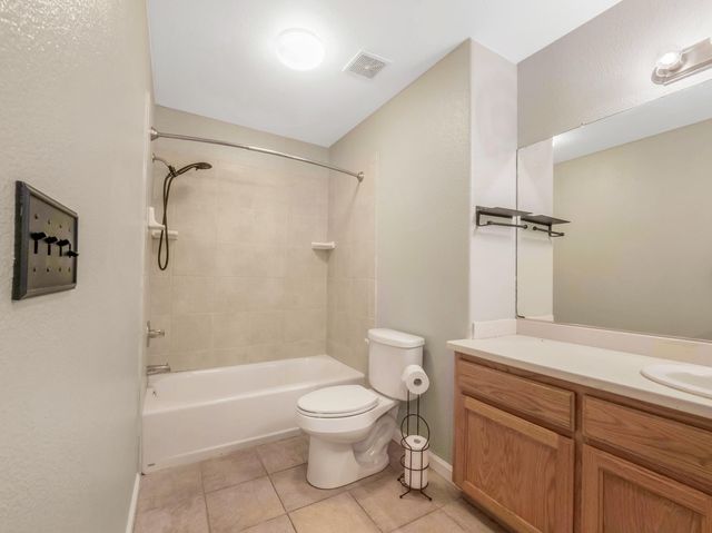 697 Leta Mae Court, Exeter, CA 93221