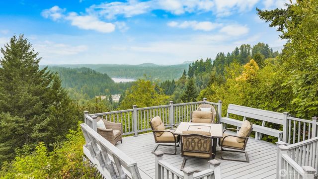 184 Dow Ridge Drive N, Eatonville, WA 98328
