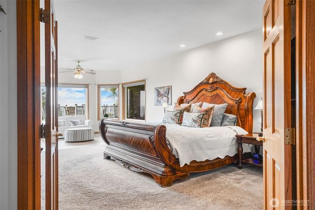 184 Dow Ridge Drive N, Eatonville, WA 98328