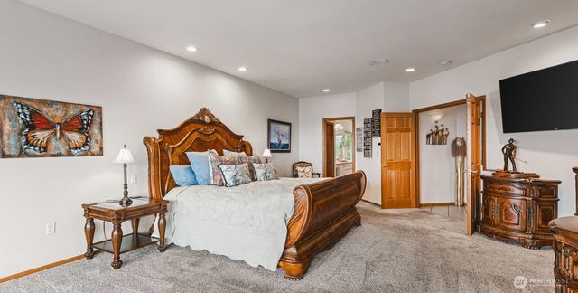 184 Dow Ridge Drive N, Eatonville, WA 98328