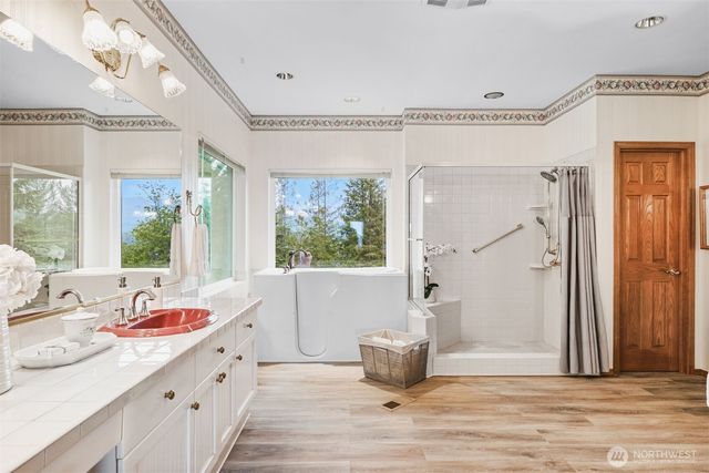 184 Dow Ridge Drive N, Eatonville, WA 98328