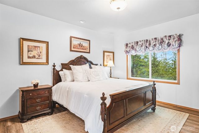184 Dow Ridge Drive N, Eatonville, WA 98328