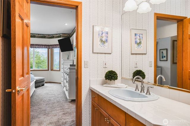 184 Dow Ridge Drive N, Eatonville, WA 98328