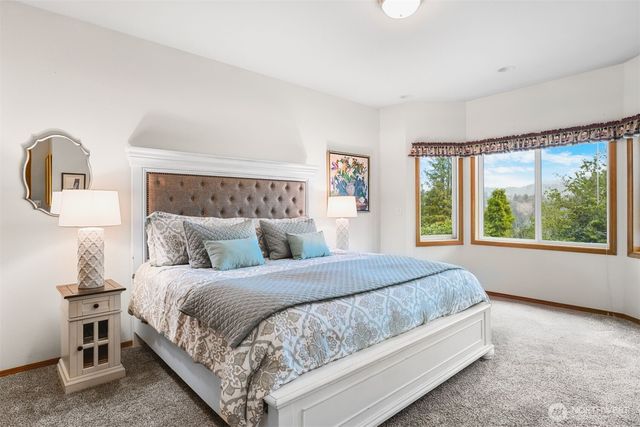 184 Dow Ridge Drive N, Eatonville, WA 98328