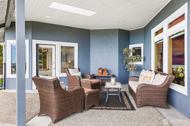 184 Dow Ridge Drive N, Eatonville, WA 98328