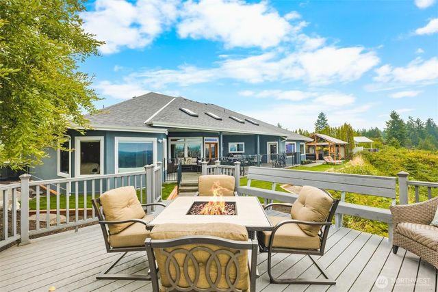 184 Dow Ridge Drive N, Eatonville, WA 98328