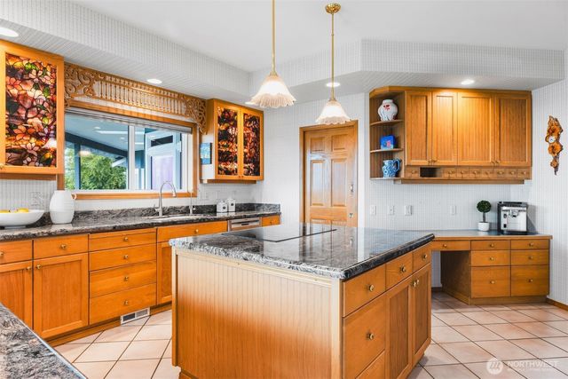 184 Dow Ridge Drive N, Eatonville, WA 98328