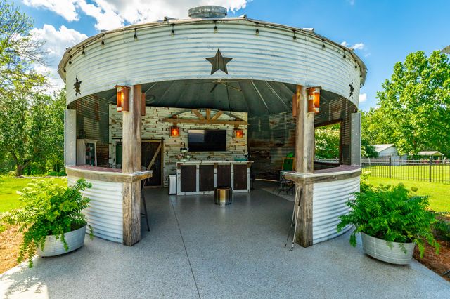 680 Glass Mill Rd, Chickamauga, GA 30707