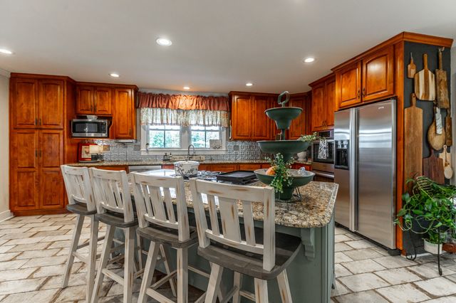 680 Glass Mill Rd, Chickamauga, GA 30707