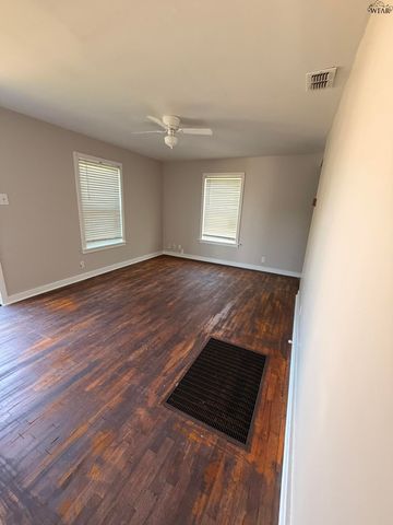 3003 LAWRENCE ROAD, Wichita Falls, TX 76309