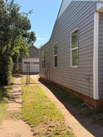 3003 LAWRENCE ROAD, Wichita Falls, TX 76309