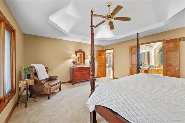 2436 NW Valley View Drive, Lee's Summit, MO 64081