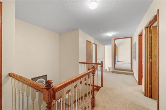 2436 NW Valley View Drive, Lee's Summit, MO 64081