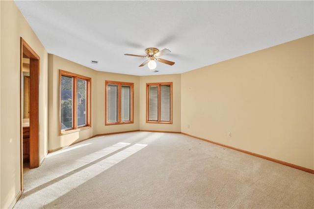 2436 NW Valley View Drive, Lee's Summit, MO 64081