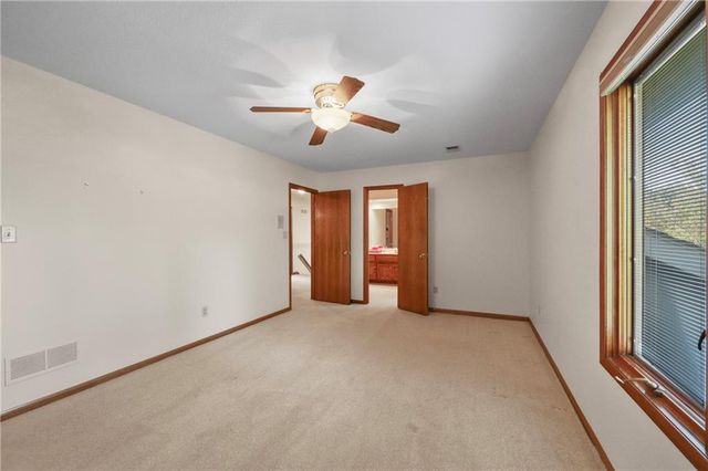 2436 NW Valley View Drive, Lee's Summit, MO 64081