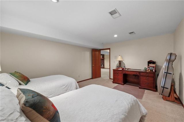 2436 NW Valley View Drive, Lee's Summit, MO 64081