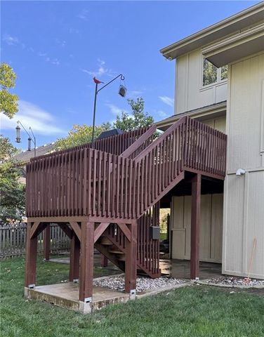 2436 NW Valley View Drive, Lee's Summit, MO 64081