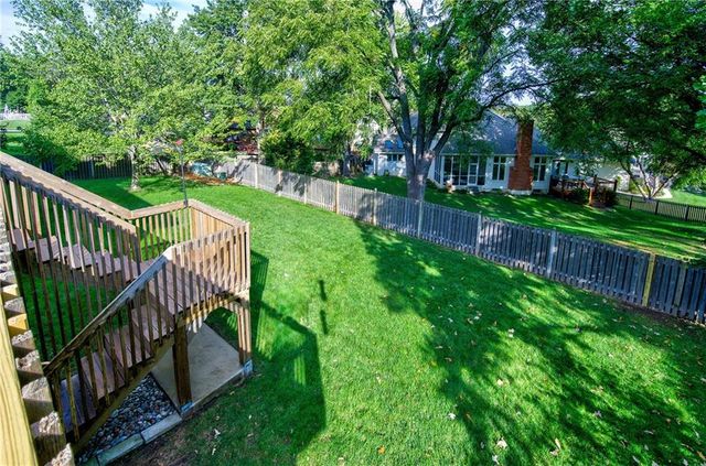 2436 NW Valley View Drive, Lee's Summit, MO 64081