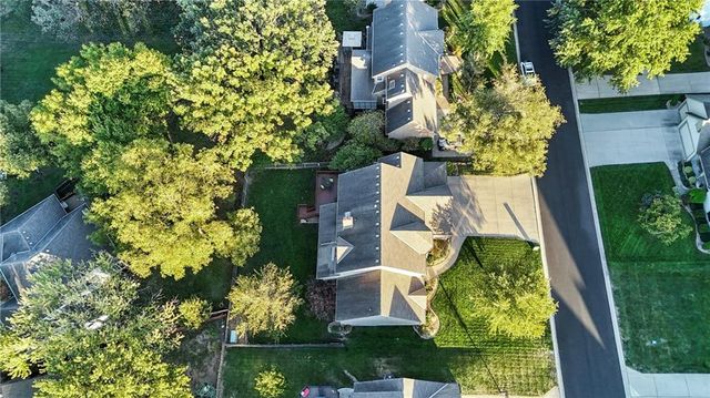 2436 NW Valley View Drive, Lee's Summit, MO 64081