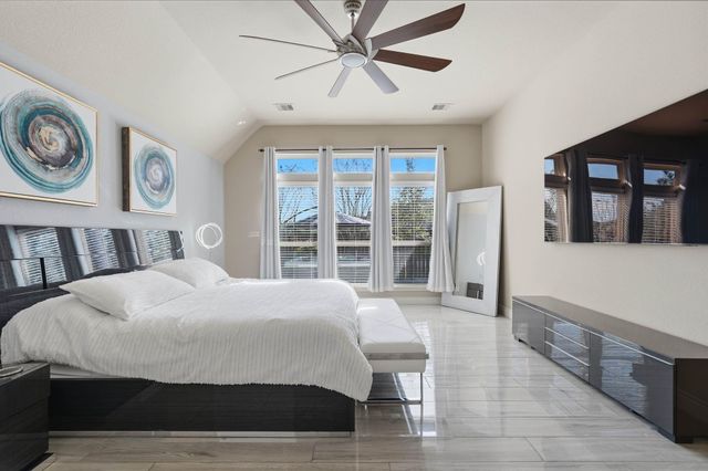 127 Deerchase Drive, Conroe, TX 77384