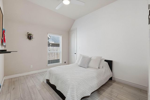 127 Deerchase Drive, Conroe, TX 77384