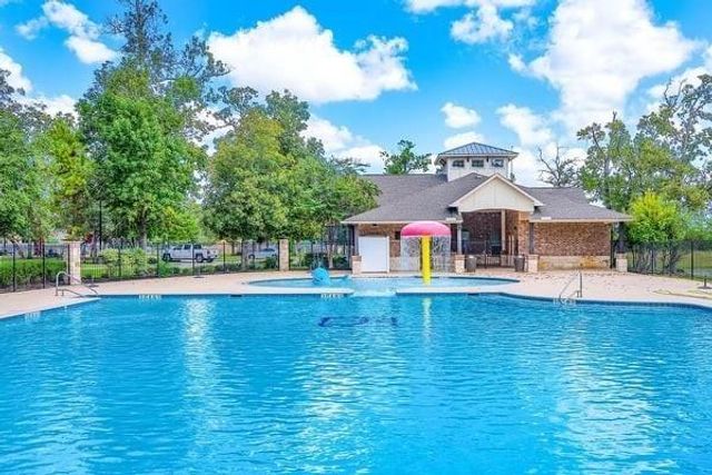 127 Deerchase Drive, Conroe, TX 77384