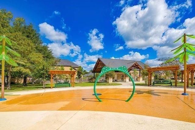 127 Deerchase Drive, Conroe, TX 77384