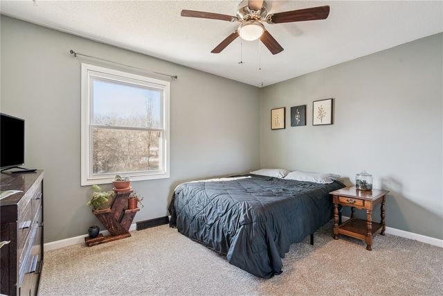 1525 N Ave NW, Cedar Rapids, IA 52405