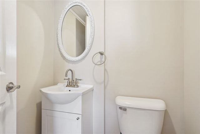 1525 N Ave NW, Cedar Rapids, IA 52405