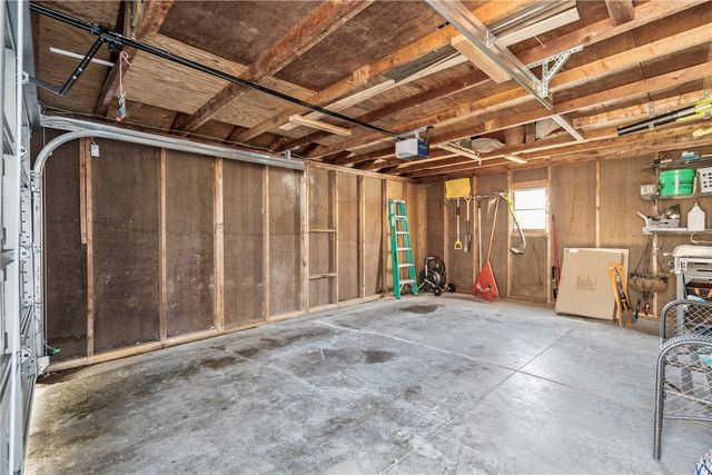 1525 N Ave NW, Cedar Rapids, IA 52405