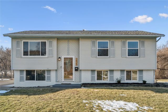 1525 N Ave NW, Cedar Rapids, IA 52405