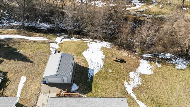 1525 N Ave NW, Cedar Rapids, IA 52405