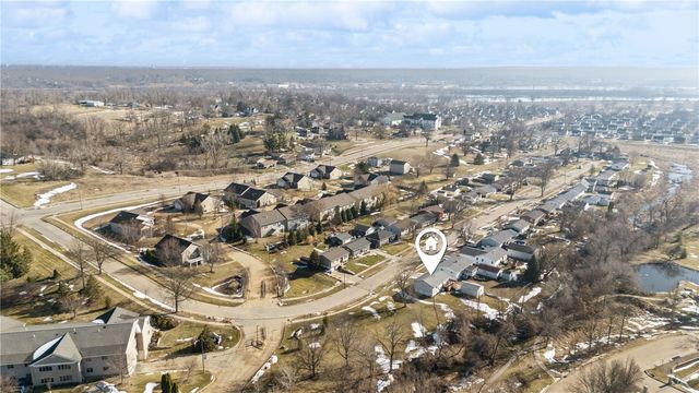 1525 N Ave NW, Cedar Rapids, IA 52405