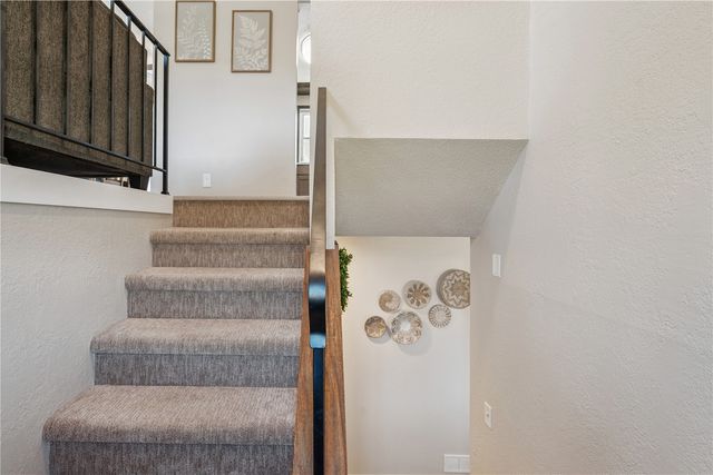 1525 N Ave NW, Cedar Rapids, IA 52405