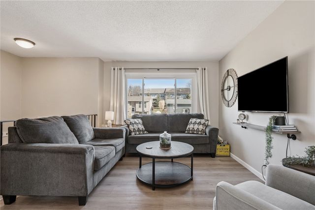 1525 N Ave NW, Cedar Rapids, IA 52405