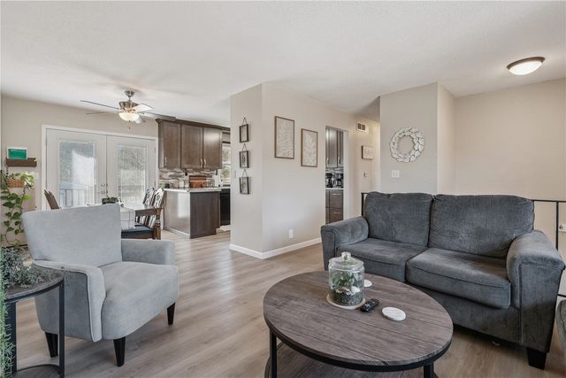 1525 N Ave NW, Cedar Rapids, IA 52405