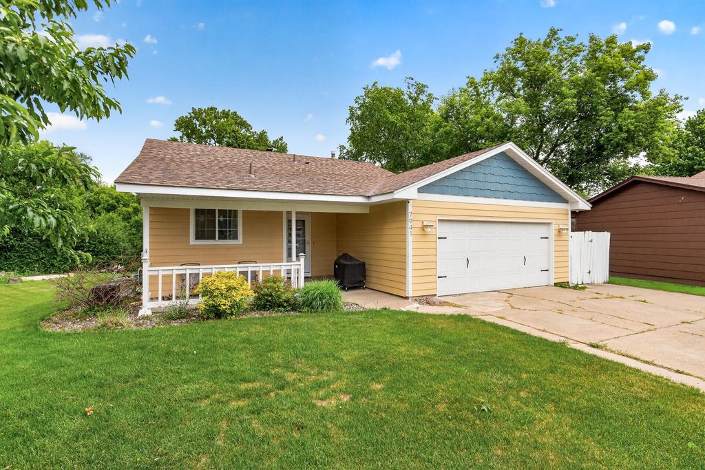 7941 Girard Court N, Brooklyn Park, MN 55444