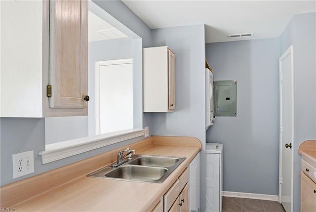 1645 Cottenham LN, Virginia Beach, VA 23454